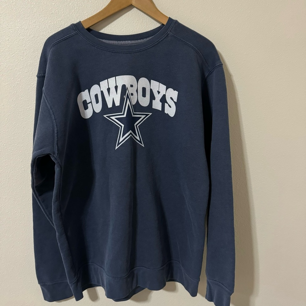 Dallas Cowboys Alta Gracia Graphic Crewneck Sweatshirt Blue NFL-Large